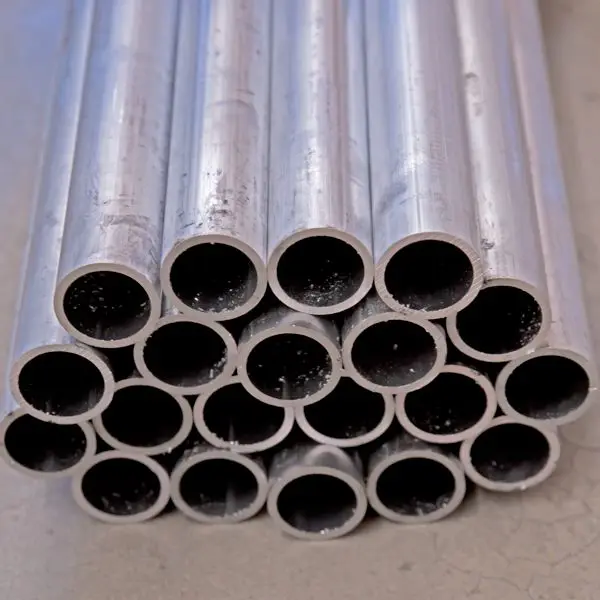 Hi, what is the main difference and use case between 1-1/4" and 1-1/2" speed rail pipe?