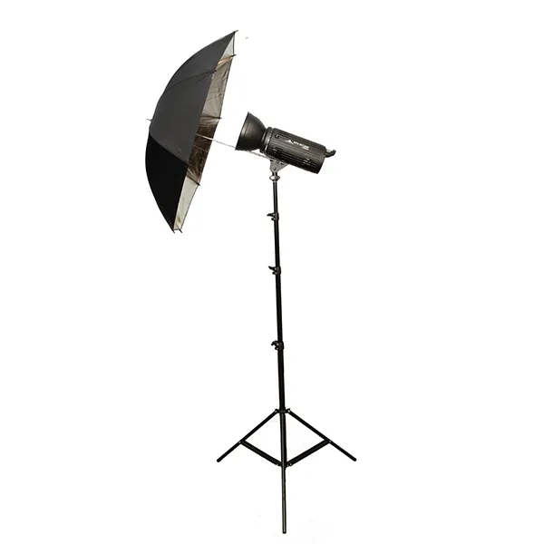 Does the GTX Studio 200W Bicolor LED with Light Stand & Umbrella Kit have a bowens mount?